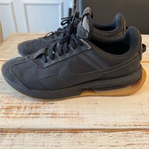 Nike Men's Black and Brown Sneakers